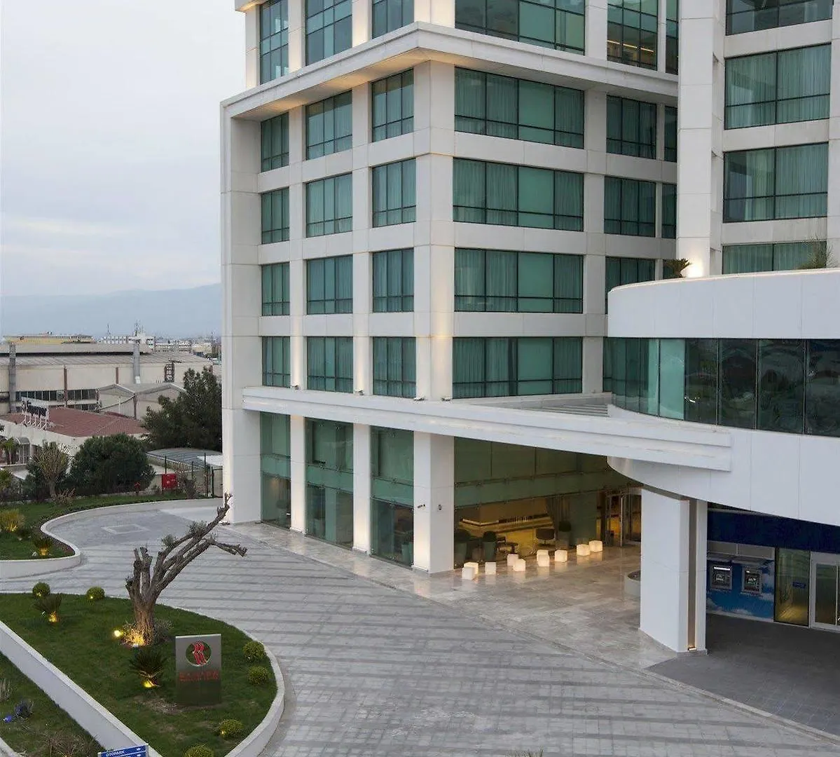 Ramada Hotel & Suites By Wyndham Izmir Kemalpasa Кемальпаша