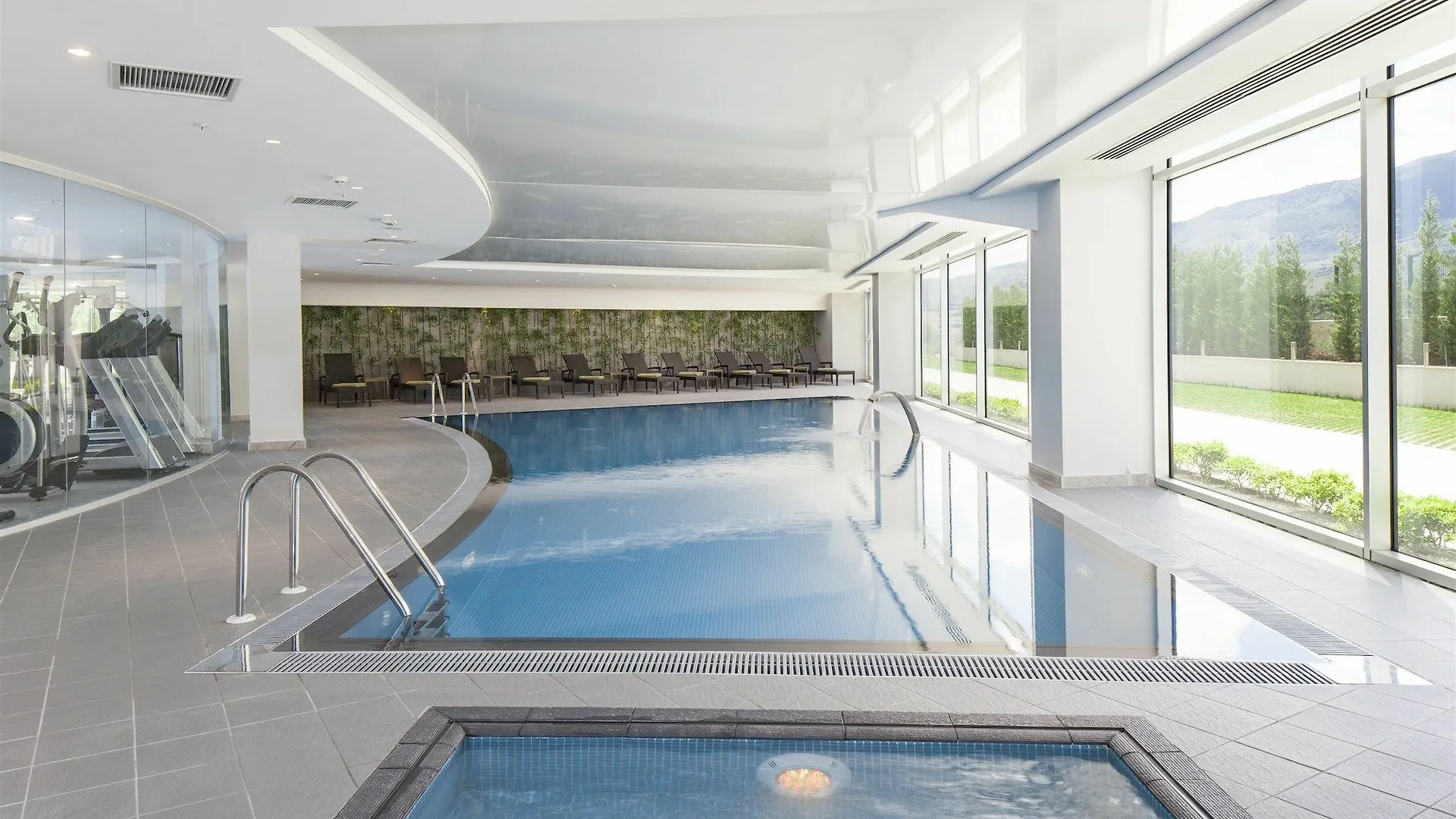 Ramada Hotel & Suites By Wyndham Izmir Kemalpasa Turquía
